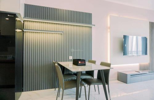 Bumi Serpong Damai Appartement | Homey and Spacious 3BR at Sky House BSD Apartment By Travelio