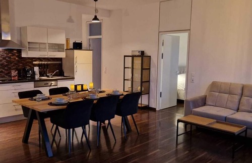 Nord-Mitte Appartement | Homey Apartments Harbour Suite - Parking, 2 Bathrooms, Elevator, City