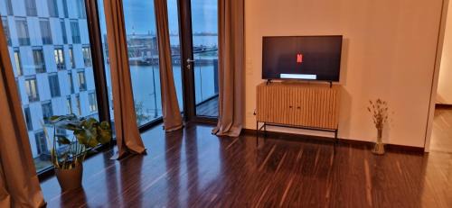 Mitte-Sud Appartement | Homey Apartments Harbor Suite - Parking Two Bathrooms Netflix Sea view