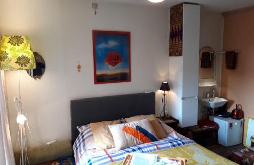 Canal Ring Maison | Homey Budget Bedroom