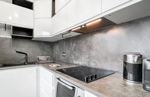Ambilly Appartement | Homey Deesse - Downtown/Free Netflix and Wifi