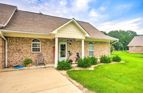 Greenwood Maison | Homey Greenwood Getaway with Patio and Backyard