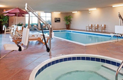 Quad Cities Maison | Homey & Spacious Suite! Your Ultimate Escape
