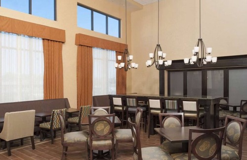 Quad Cities Maison | Homey & Spacious Suite! Your Ultimate Escape