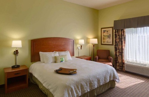 Quad Cities Maison | Homey & Spacious Suite! Your Ultimate Escape