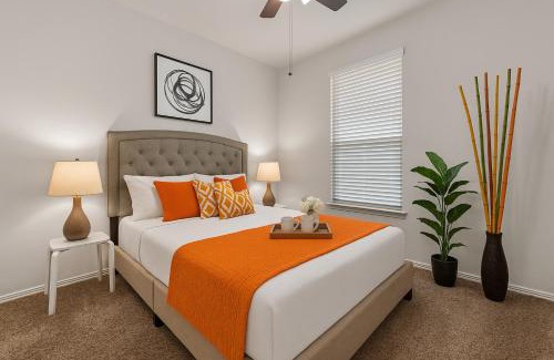 Lincoln Park Maison | Homify360 - The Escape One Level Home Long Stay