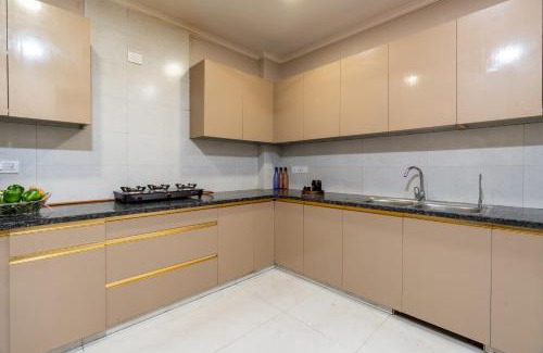 Sainik Farm Appartement | Homlee-Anupam 3BHK-Lift-Parking-Saket-Max Hospital