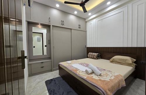 Indirapuram Appartement | Homlee-Diamond 2BHK Lift-Parking-Max Vaishali