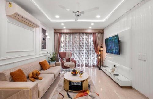 Saket Appartement | Homlee-Pentagon 3 BHK luxurious-Lift-Parking-Saket