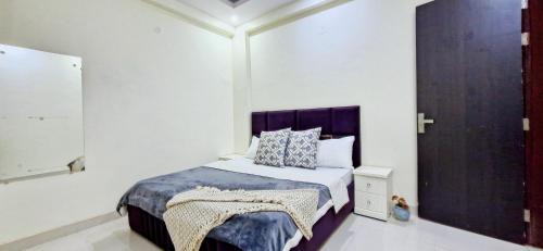 Vasundhara Appartement | Homlee-Vasundhara 3BHK Flat- kitchen-Parking-Lift