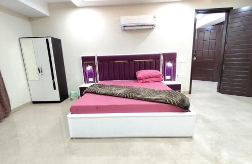 Dariyaganj Appartement | Homlee-Virasat 3BHK Flat Central DEL-Lift-Parking