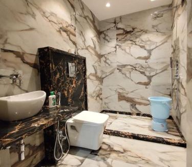 Dariyaganj Appartement | Homlee-Virasat 3BHK Flat Central DEL-Lift-Parking
