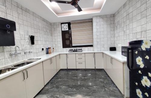 Dariyaganj Appartement | Homlee-Virasat 3BHK Flat Central DEL-Lift-Parking