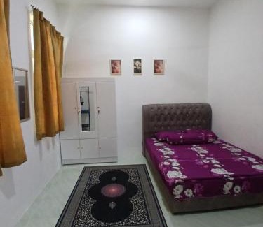 Marang Chalet De Ski | Homstay Purnama Rusila 3 Bilik tidur