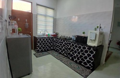 Marang Chalet De Ski | Homstay Purnama Rusila 3 Bilik tidur