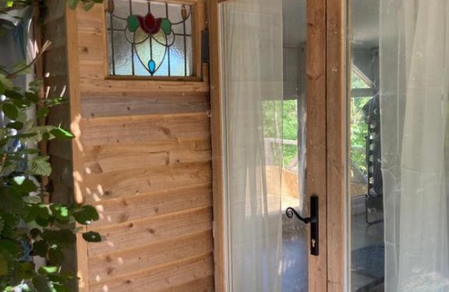 Llandysul Cabine | Honey Bee Cabin