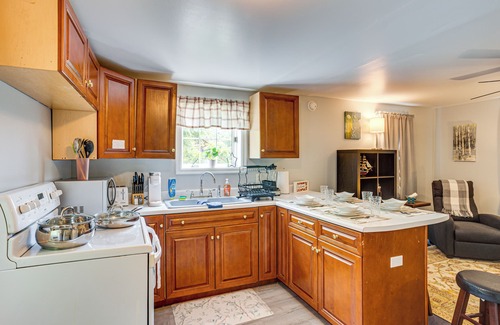 Mount Pleasant Mills Appartement | Honey Bee Farm On-Site: Susquehanna Valley Apt!