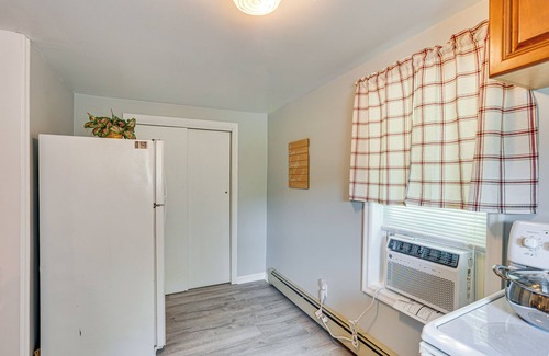 Mount Pleasant Mills Appartement | Honey Bee Farm On-Site: Susquehanna Valley Apt!