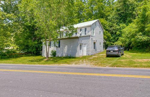 Mount Pleasant Mills Appartement | Honey Bee Farm On-Site Susquehanna Valley Apt!