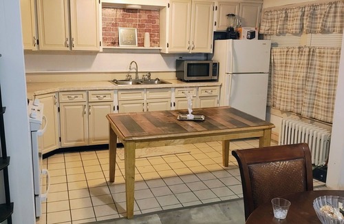 Albany Maison | Honey Comb Hideout 3Br. House Albany