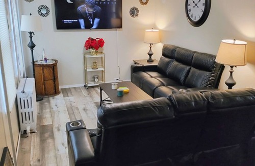 Albany Maison | Honey Comb Hideout 3Br. House Albany