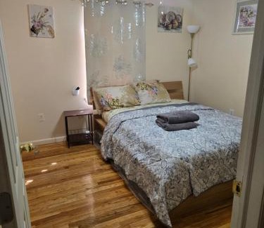 Lower Vailsburg Maison | Honey queen room 5