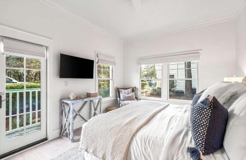 Watercolor Maison | Honey's Beach House