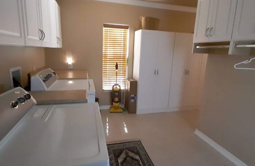 Jefferson Maison | Honey's Place waterfront Vacation rental Karnack Texas Caddo Lake