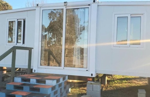 Broke Cabine | Honey Wines Australia Tiny House