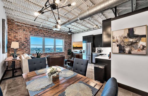 Brazos Copropriété | HoneyBear Haven- Short Walk To The Silos
