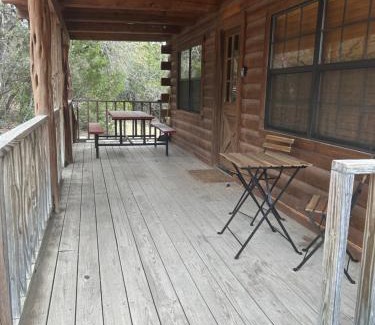 Concan Maison | HoneyComb Hideouts Fir Deer Life cabin