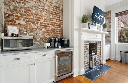 South of Broad Appartement | Honeydew (centre-ville historique) - Incroyable sur Broad Street Location - À seulement 2 pâtés de maisons de Rainbow Row!