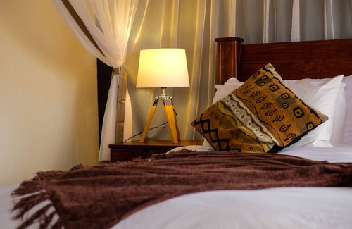 Thorny Bush Game Reserve Hôtel | Honeyguide Tented Safari Camps - Mantobeni
