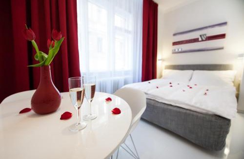 Stare Mesto Appartement | Honeymoon Ruterra studio