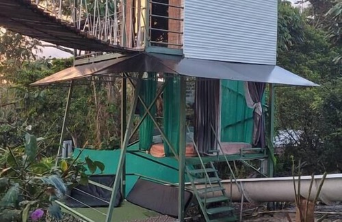Parrita Maison | Cabane dans les arbres Tarzan Honeymoon - Profitez du coucher de soleil, climatisation, piscine, tyroliennes