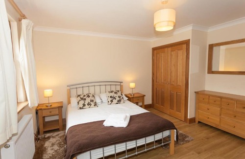 Linlithgow Appartement | Honeysuckle Cottage at Williamscraig Holiday Cottages