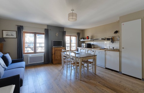 Honfleur Appartement | APPARTEMENT DE CHARME 4 PERSONNES. CENTRE HISTORIQUE. LUMINEUX. PARKING PRIVE