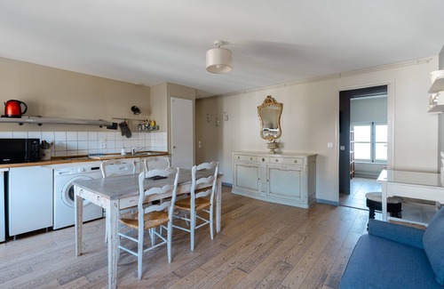 Honfleur Appartement | APPARTEMENT DE CHARME 4 PERSONNES. CENTRE HISTORIQUE. LUMINEUX. PARKING PRIVE