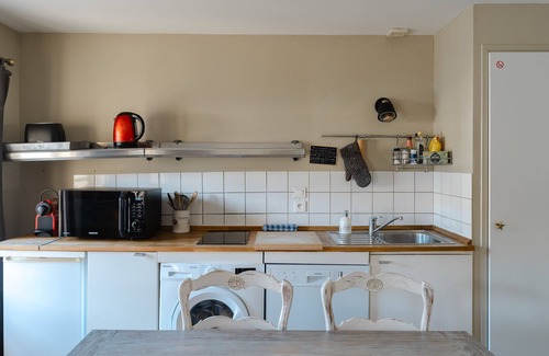 Honfleur Appartement | APPARTEMENT DE CHARME 4 PERSONNES. CENTRE HISTORIQUE. LUMINEUX. PARKING PRIVE