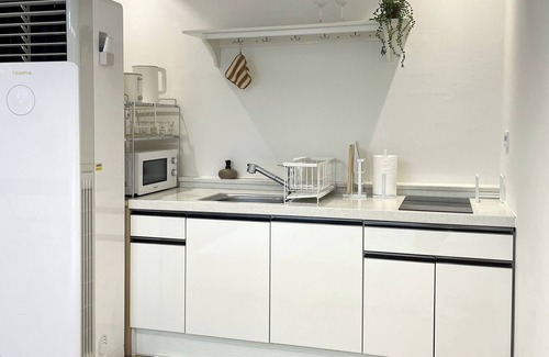 Seogyo-dong Appartement | Hongdae Station Direct Access New Opening with Massage Chair and AC
