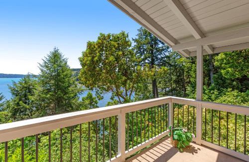 Eldon Maison | Hood Canal Escape