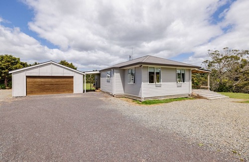 Kerikeri Maison | Hook and Line Hideaway - Kerikeri Holiday Home