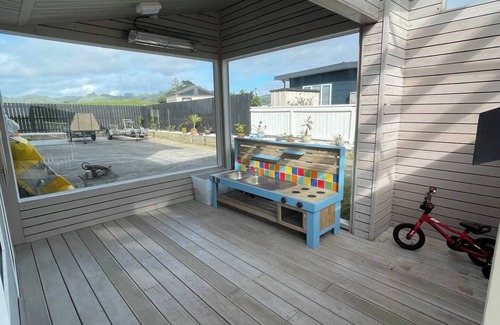 Waihi Beach Maison | Hop, skip and a jump to the beach