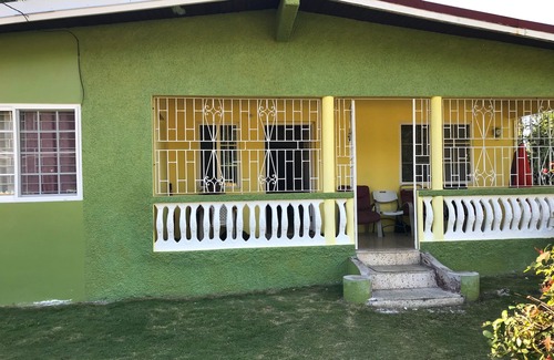Hope Bay Maison | Hope Bay-Peaceful getaway w/ pool and steps to natural beach