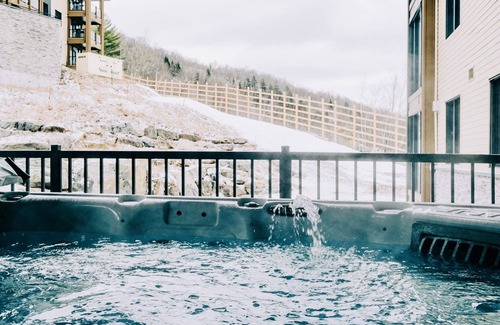 Mont-Tremblant Copropriété | Horizon 305 | Luxueux | Accès Direct aux Pistes de Ski | Vue sur le Village
