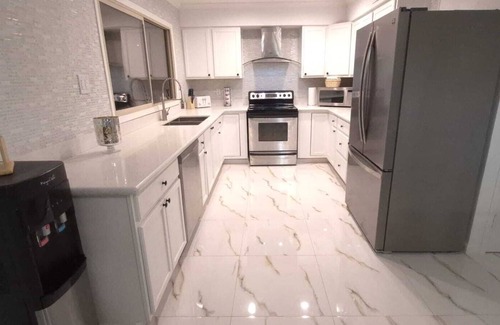 Glendale Maison | Horizon Haus is a luxury 3-bedroom, 2-bath retreat in Phoenix and private pool