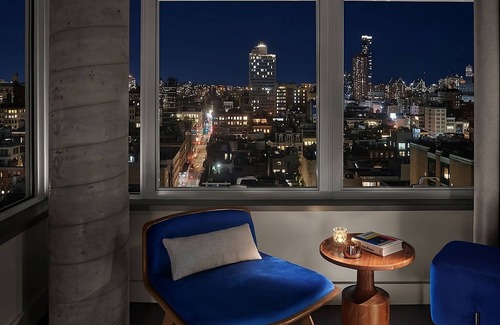 SoHo Hôtel | Horizon Suite at ModernHaus SoHo, Rooftop Swimming Pool, Bring Your Pets!