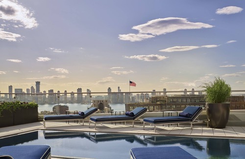 SoHo Hôtel | Horizon Suite at ModernHaus SoHo, Rooftop Swimming Pool, Bring Your Pets!