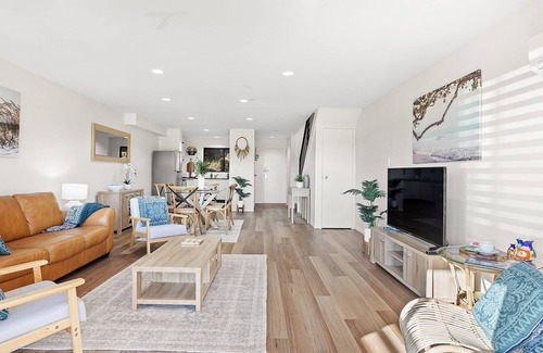 Salamander Bay Maison | Horizons Fairway Views Townhouse 108 - Golfers Getaway - stay right on the championship course!