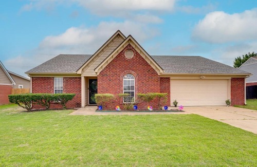 Horn Lake Maison | Horn Lake Home with Yard 8 Mi to Graceland!
